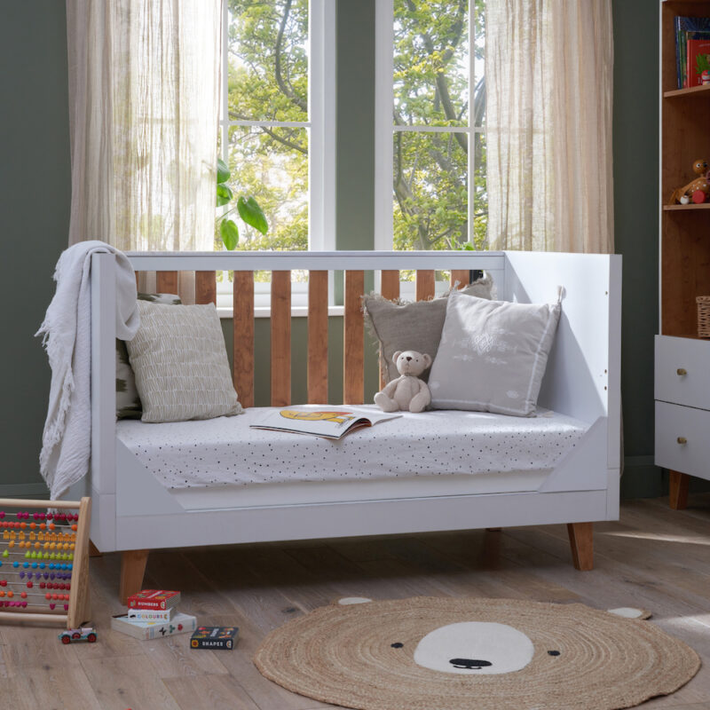 Como Cot Bed White & Rosewood 5